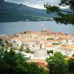Konukevi Old Town Vitaic 3*
