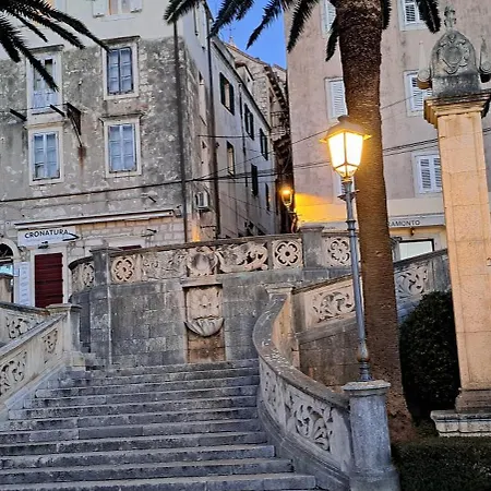 בית הארחה Old Town Vitaic