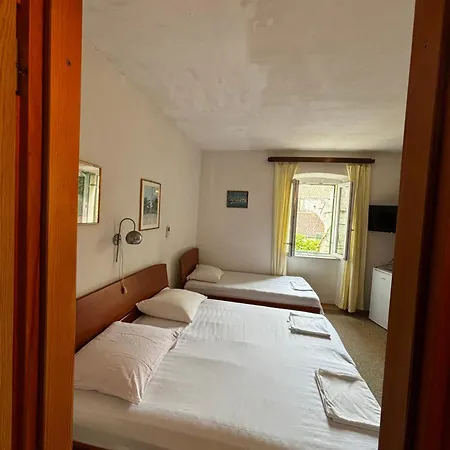 בית הארחה Old Town Vitaic 3*