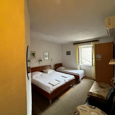 Old Town Vitaic 3* קורצולה