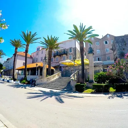 בית הארחה Old Town Vitaic קורצולה