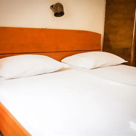 Old Town Vitaic בית הארחה