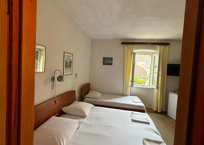 Guest house Old Town Vitaic 3*