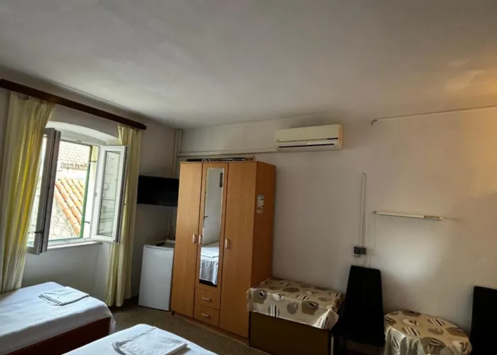 Guest house Old Town Vitaic 3*